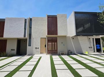 Casa · 104m² · 3 Recámaras · 2 Estacionamientos · Casa en Fraccionamiento Zákia