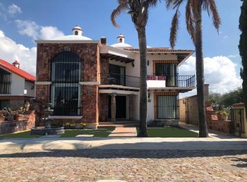 Casa · 1 Recámara · Hermosa Casa Estilo Colonial Mexicano en Venta en Jardines de La Peña, Ezequiel Montes, Querétaro -