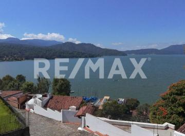 Casa · 422m² · 3 Recámaras · 2 Estacionamientos · Casa en Venta - (4)