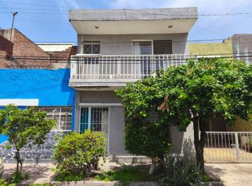 Casa de 3 habitaciones, Guadalajara · Casa en Venta, Col. La Loma, Guadalajara, Cerca de Cucei