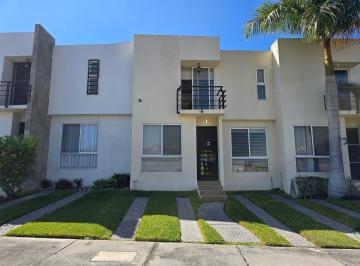 Casa en condominio de 3 habitaciones, Xochitepec · Casa en Venta en Real Santa Fe, Morelos