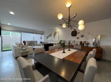 Casa de 3 habitaciones, Corregidora · Cañadas del Lago - Venta. Casa con Roof, Cuarto de Servicio, 3 Recámaras