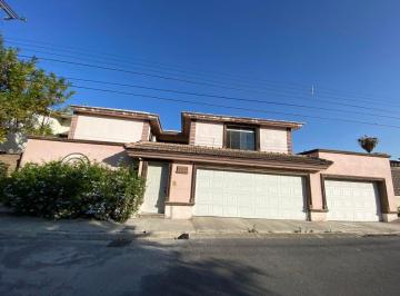 Casa de 5 habitaciones, Saltillo · Casa en Venta Col. Latinoamericana
