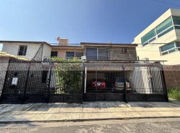 Casa · 536m² · 6 Recámaras · 2 Estacionamientos · Casa en Venta en Monterrey