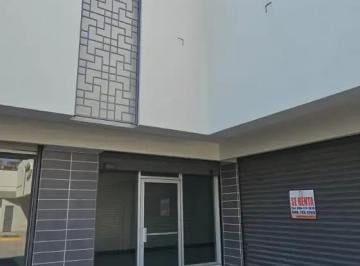 1 · Dos Locales en Plaza 424