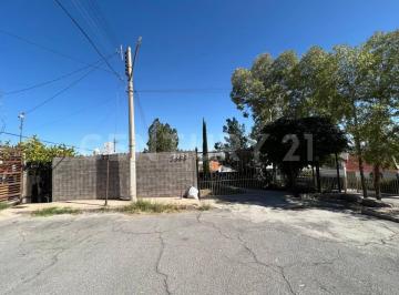 Casa · 96m² · 3 Recámaras · 2 Estacionamientos · Casa en Renta Abraham González, Chihuahua