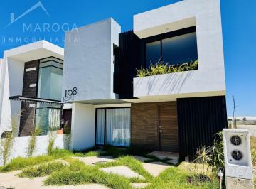 Casa · 149m² · 3 Recámaras · 2 Estacionamientos · Casa en Villa San Juan Pachuca Hidalgo