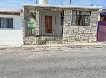 Casa de 3 habitaciones, Santa Catarina · Casa en Venta en Lopez Mateos