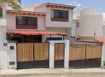 Casa de 3 habitaciones, Querétaro · Casa en Santiago de Queretaro, Milenio III, de 2 Niveles, con Jardin y 3 Recamaras
