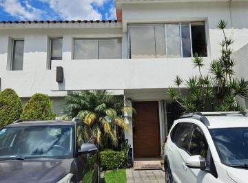 Casa · 215m² · 4 Recámaras · 2 Estacionamientos · Casa en Venta en Vista del Valle en Conjunto Cerrado