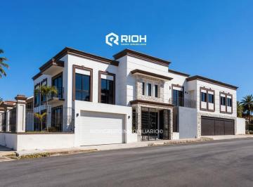 Casa · 690m² · 4 Recámaras · 3 Estacionamientos · Residencia en Venta Col Las Flores Tampico