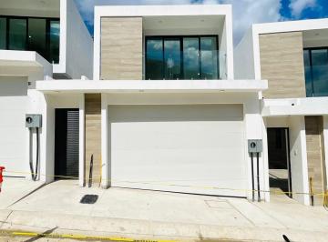 Casa · 147m² · 3 Recámaras · 2 Estacionamientos · Casas en Venta en Entre Nubes Tijuana Cerca a Zona Río