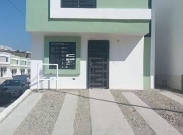 Casa · 84m² · 3 Recámaras · 2 Estacionamientos · Casas en Venta en Santa Fe Tijuana