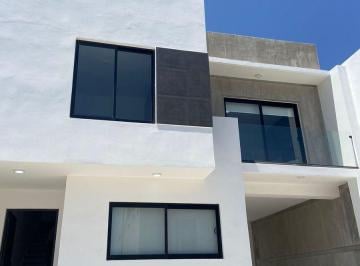 Casa · 114m² · 3 Recámaras · 2 Estacionamientos · Casas en Venta en Santa Fe Tercera Sección La Joya.