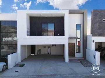 Fachada · Casa en Venta en Valdivia Residencial, Zona Valle Escondido