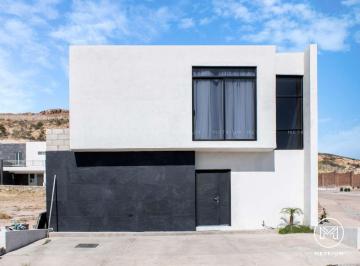 Fachada · Casa en Venta en Altozano con Alberca, Equipada Zona Canteras