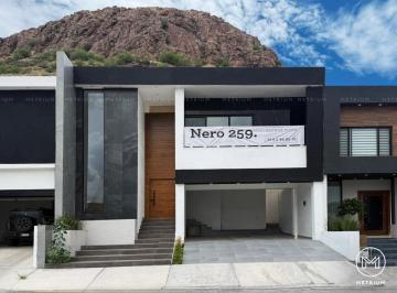 Casa de 4 habitaciones, Chihuahua · Casa en Venta Nero 259, Fraccionamiento Bosque Real con Recamara en Planta Baja