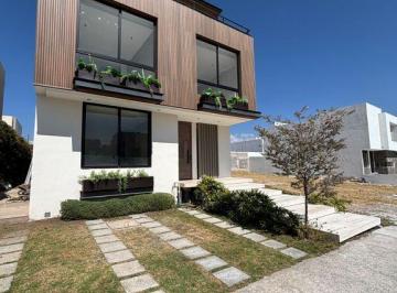 Casa en condominio · 420m² · 4 Recámaras · 2 Estacionamientos · Casa en Venta en La Vista, Querétaro