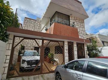 Casa · 175m² · 5 Recámaras · 2 Estacionamientos · Casa en Venta en Jardines del Alba, Cuautitlan Izcalli