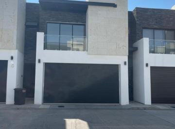 Casa · 187m² · 3 Recámaras · 2 Estacionamientos · Casa - Tijuana