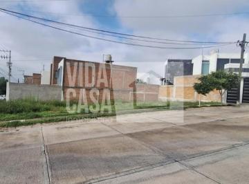 Terreno / Lote · 180m² · Terreno en Fraccionamiento Canteras de San José