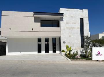 Casa · 293m² · 4 Recámaras · 3 Estacionamientos · Casa en Venta Lomas del Molino