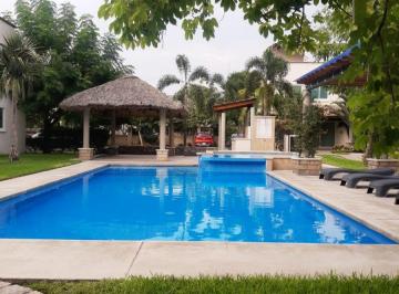 Casa en condominio de 3 habitaciones, Emiliano Zapata · Casa en Venta con Alberca y 3 Recámaras en Emiliano Zapata Morelos