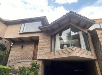 Casa · 230m² · 3 Recámaras · 4 Estacionamientos · ¡Tu Hogar Ideal en Tecamachalco Te Está Esperando!