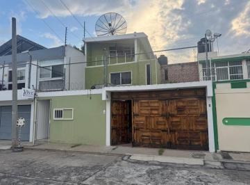 Casa de 4 habitaciones, Morelia · Casa en Venta con 180 m² Superficie de Terreno, 4 Recámaras, Col. Cuauhtémoc, Morelia