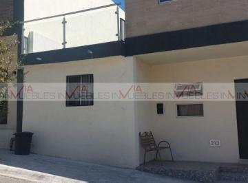 Casa · 121m² · 4 Recámaras · Casa en Venta en Santa Catarina