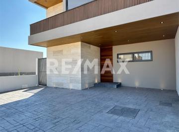 Casa en condominio · 283m² · 3 Recámaras · 3 Estacionamientos · Casa en Venta en Campanario Norte - (4)