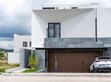 Casa en condominio de 4 habitaciones, León · Valle del Molino - B Csa Venta 232 Mt 4 Habitac. C/baño c/u 4.5 Baños Cocina Granito Roof Garden