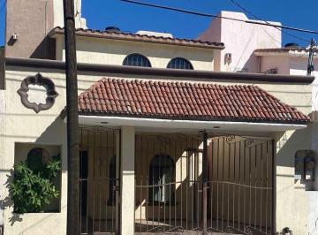 Casa de 3 habitaciones, La Paz · Casa en Renta Opción a Amueblada y Sin Amueblar