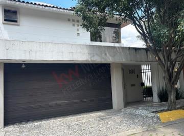 N/A · Casa en Venta en Calle Cerrada en Huixquilucan