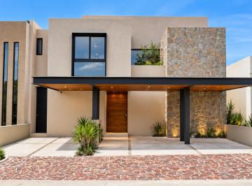 Casa de 4 habitaciones, Querétaro · Encantamiento, Frente a Área Verde - Altozano