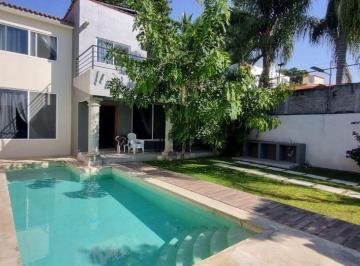 Casa · 251m² · 4 Recámaras · 2 Estacionamientos · Casa en Fraccionamiento en Burgos Temixco - Maz - 2489 - Fr