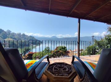 Casa · 150m² · 3 Recámaras · 1 Estacionamiento · Casa en Renta con Vista Al Lago en Valle de Bravo