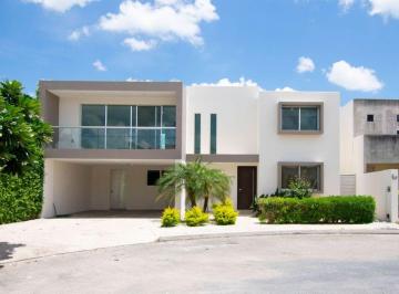 Departamento de 4 habitaciones, Mérida · Casa Remodelada con Recámara en Planta Baja, en Xcumpich, Al Norte de Mérida.