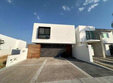 Casa de 3 habitaciones, Querétaro · ¡Oportunidad! Casa con Diseño Unico, en Venta, en Fracc. Cumbres del Lago, Queretaro.