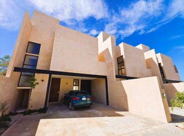 Casa de 2 habitaciones, Mérida · Townhouse con Alberca Privada y Rooftop, en El Norte de Mérida.