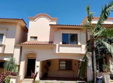 Casa en condominio de 3 habitaciones, Tlajomulco de Zúñiga · Casa en Venta en Villa California – Zona Sur de La Ciudad
