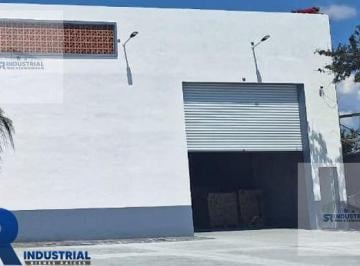 Bodega comercial · 450m² · 5 Estacionamientos · Bodega en Renta en Pesqueria