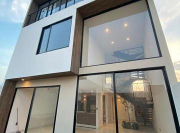 Casa · 234m² · 3 Recámaras · 2 Estacionamientos · Casa en Venta en Zibata Qurétaro