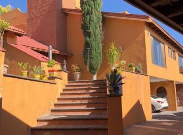 Casa · 969m² · 6 Recámaras · 6 Estacionamientos · Casa en Venta en Colinas del Parque Querétaro