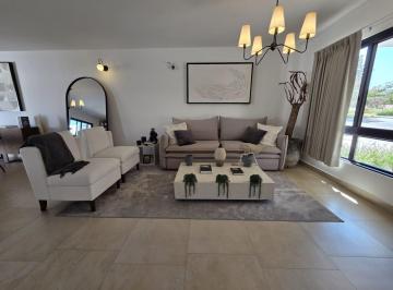 Casa · 186m² · 3 Recámaras · 2 Estacionamientos · Casa en Venta, en Zona Antea Jurica, Queretaro