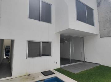 Casa de 4 habitaciones, Cuernavaca · Casa en Renta con Roof Garden en Zona Dorada