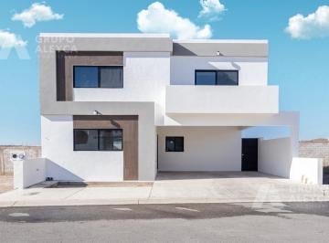 Casa · 210m² · 3 Recámaras · 2 Estacionamientos · Casa Laderas del Rejón