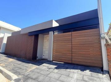 Casa · 406m² · 3 Recámaras · 4 Estacionamientos · Casa Evn Venta en Fraccionamiento Petrolera Chairel