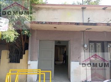 Casa · 120m² · 3 Recámaras · 1 Estacionamiento · Casa en Venta en Calle Thomas Alva Edison Col. Centro.