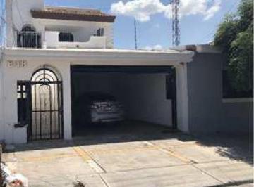 Casa · 324m² · 5 Recámaras · 2 Estacionamientos · Casa en Venta en Col. Centro Culiacan, Sinaloa